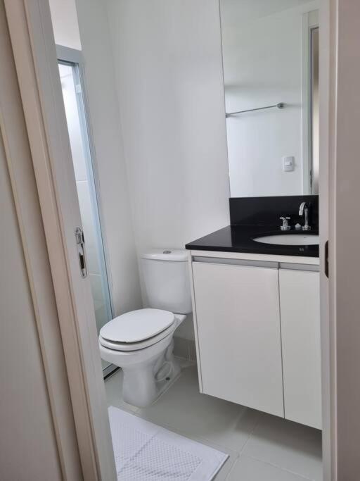 Apartamento Mobiliado, Com Garagem, 50m Metro Brooklin, Proximo Shopping Morumbi Em Sp