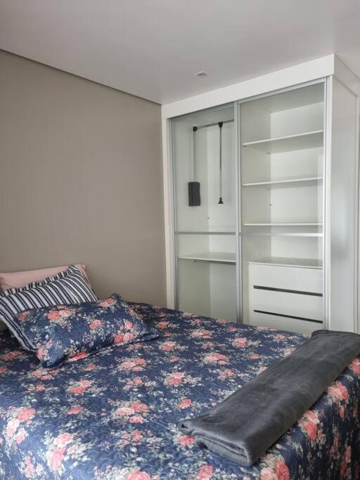 Mobiliado, Com Garagem, 50m Metro Brooklin, Proximo Shopping Morumbi Em Sp Apartamento São Paulo
